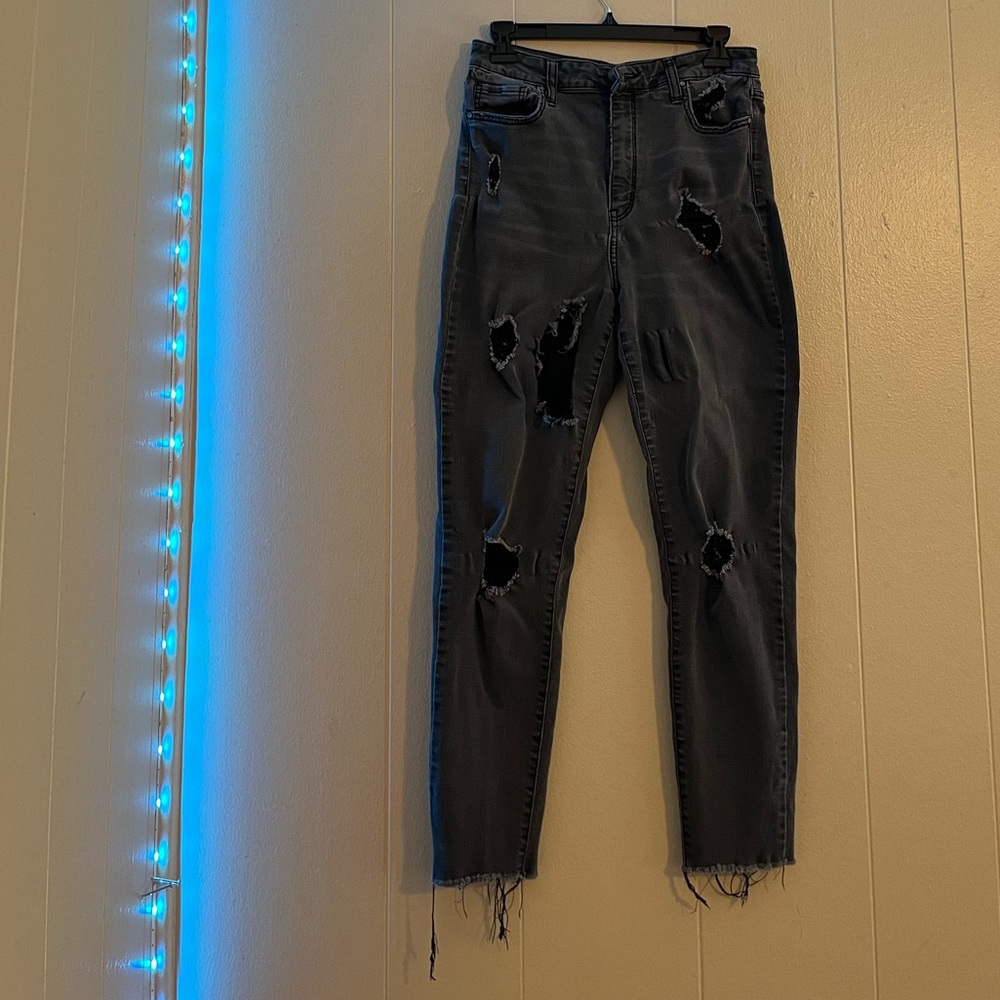 🔘🔘🔘 BLACK HIGH WAISTED DESTROYED SKINNY JEANS ⬛️⬛️⬛️